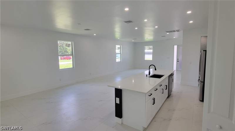 3 bedroom SingleFamilyResidence at 3504 41st St SW, Lehigh Acres, Lehigh Acres — photo 3