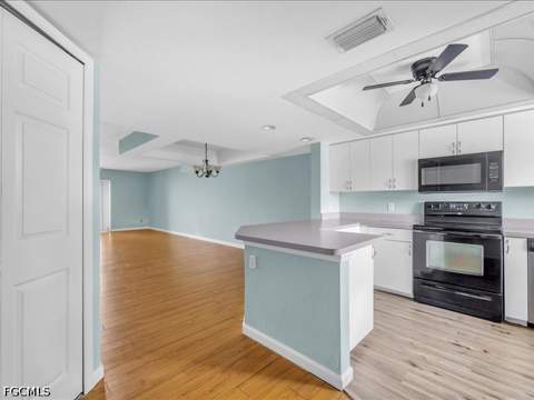 28 Cosmopolitan Dr 15, Lehigh Acres FL - photo 10 of 46