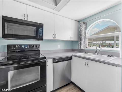 28 Cosmopolitan Dr 15, Lehigh Acres FL - photo 12 of 46