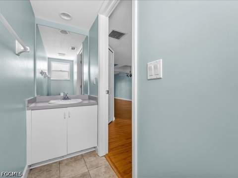 28 Cosmopolitan Dr 15, Lehigh Acres FL - photo 17 of 46