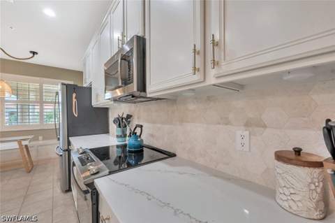 4833 Hampshire Ct 302, Naples FL - photo 7 of 38