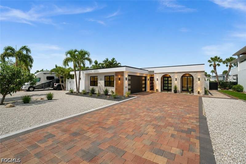 3 bedroom SingleFamilyResidence at 17741 Rebecca Ave, Tip Top Terrace, Fort Myers Beach — photo 3