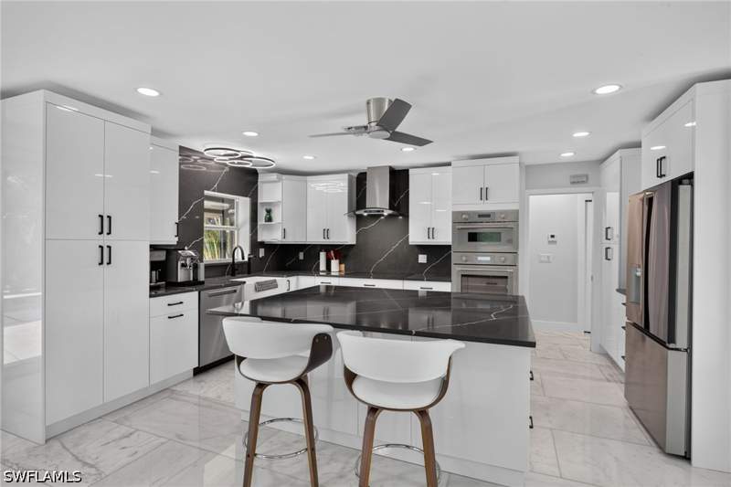 3 bedroom SingleFamilyResidence at 226 1st St, Little Hickory Shores, Bonita Springs — photo 2