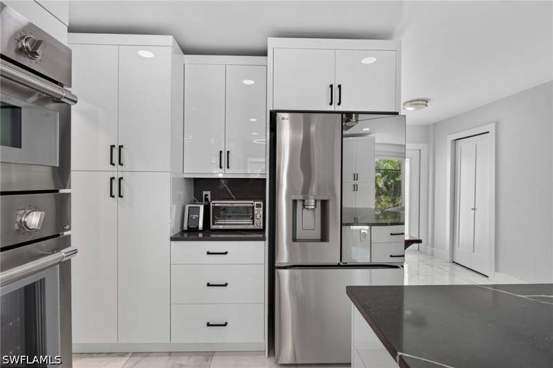 3 bedroom SingleFamilyResidence at 226 1st St, Little Hickory Shores, Bonita Springs — photo 4