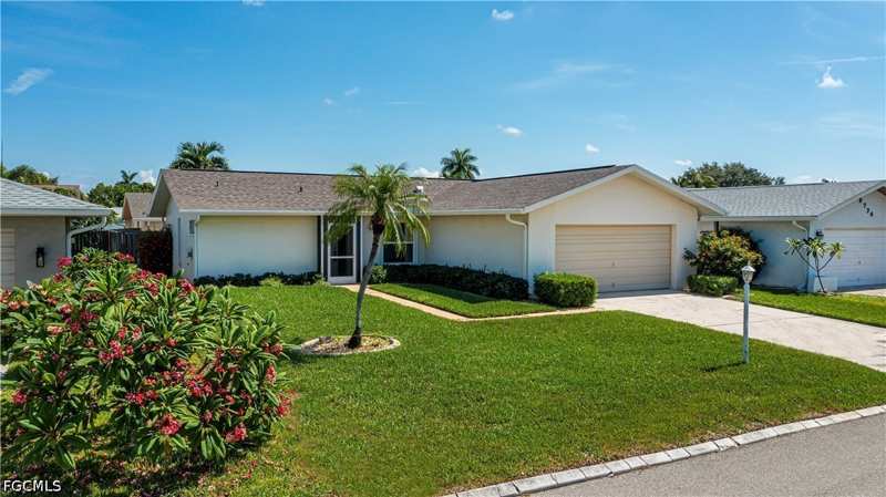 2 bedroom SingleFamilyResidence at 9782 Deerfoot Dr, South Pointe South, Fort Myers — photo 1