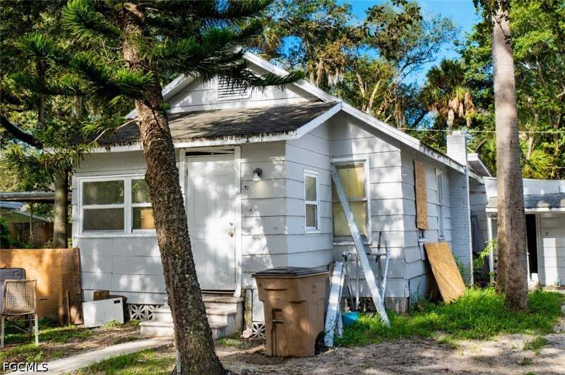 3 bedroom SingleFamilyResidence at 221 Avacado Ct, Russell Park, Fort Myers — photo 3