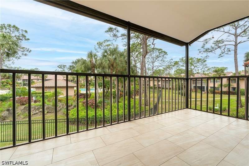 2 bedroom Condominium at 3219 Horse Carriage Way 6, Coach House, Naples — photo 5