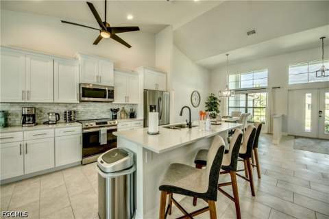 2104 SW 28th Ln, Cape Coral FL - photo 12 of 46