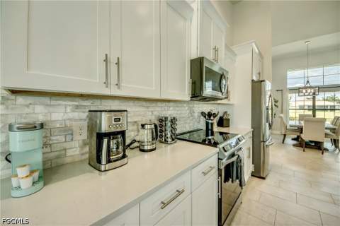 2104 SW 28th Ln, Cape Coral FL - photo 13 of 46