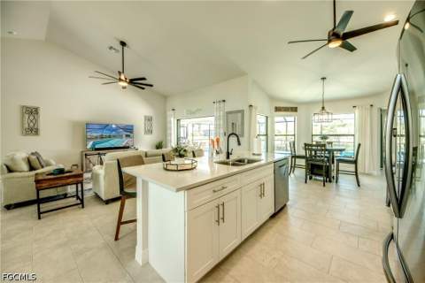 2104 SW 28th Ln, Cape Coral FL - photo 8 of 46