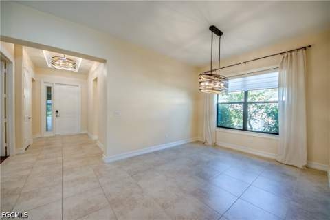 8260 Venetian Pointe Dr, Fort Myers FL - photo 9 of 50