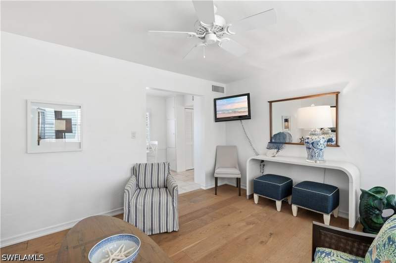 1 bedroom Condominium at 285 8th Ave S 285, Garden Court, Naples — photo 5