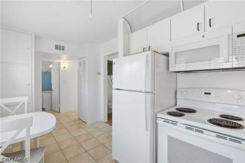 285 8th Ave S 285, Naples FL - photo 7 of 13
