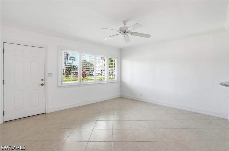 1 bedroom Condominium at 421 12th Ave S A4, Algonquin Club, Naples — photo 2