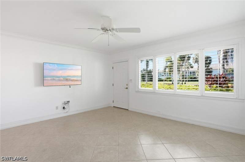 1 bedroom Condominium at 421 12th Ave S A4, Algonquin Club, Naples — photo 3