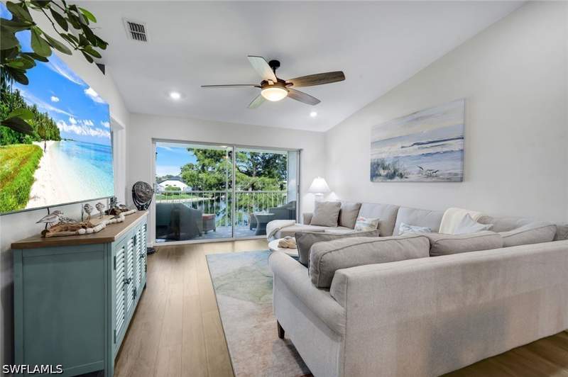 2 bedroom Condominium at 810 New Waterford Dr 203, New Waterford, Naples — photo 2