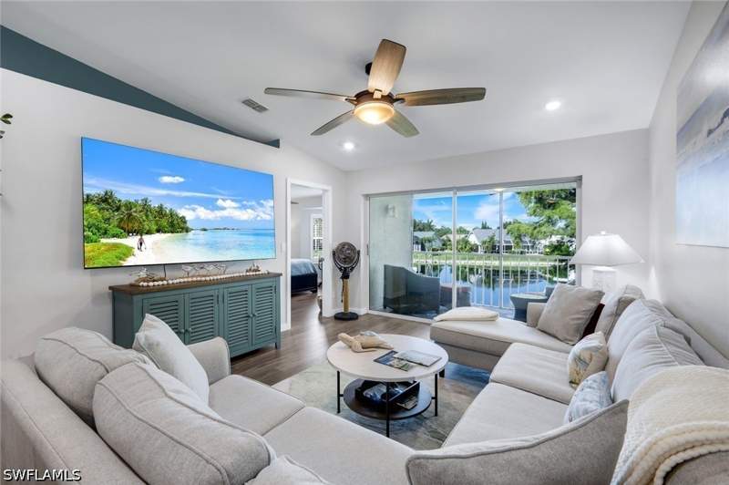 2 bedroom Condominium at 810 New Waterford Dr 203, New Waterford, Naples — photo 3