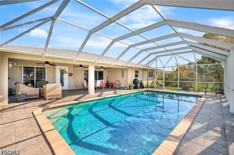 3 bedroom SingleFamilyResidence at 1124 SE 4th St, Cape Coral, Cape Coral — photo 2