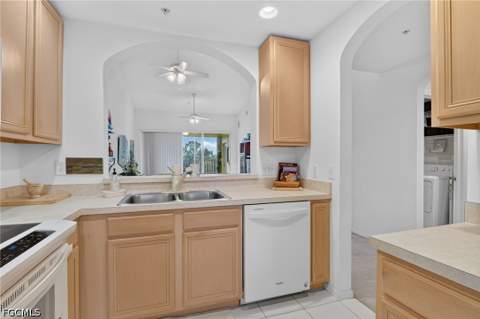 6820 Sterling Greens Pl 402, Naples FL - photo 18 of 39