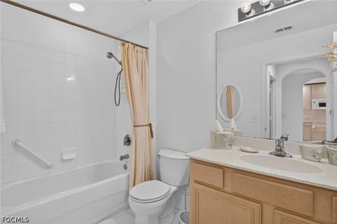 6820 Sterling Greens Pl 402, Naples FL - photo 23 of 39