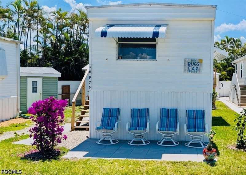 1 bedroom ManufacturedHome at 16970 Fishermans Cv, Capn Macs Mobile Home, Bokeelia — photo 1
