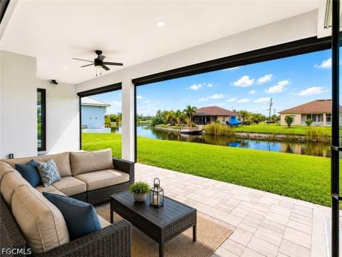 424 SW 26th Ave, Cape Coral FL - photo 7 of 20