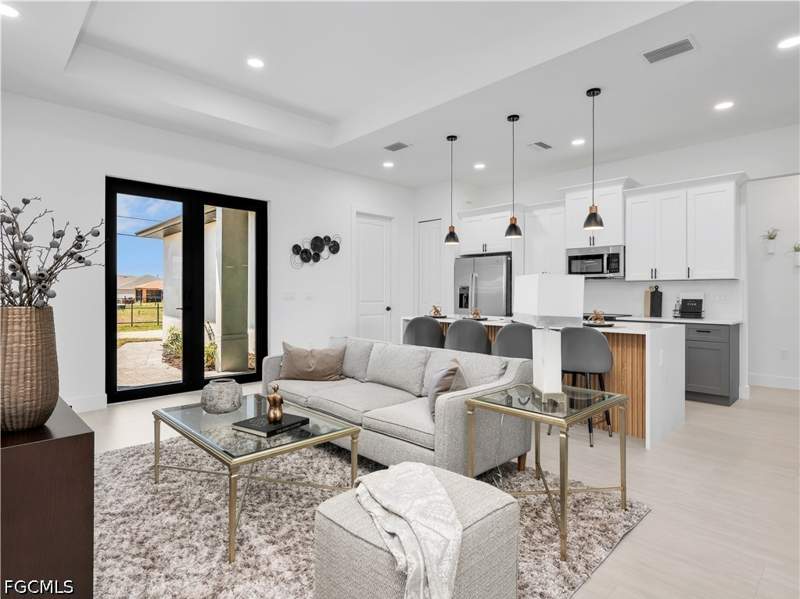 3 bedroom SingleFamilyResidence at 1704 NW 6th Pl, Cape Coral, Cape Coral — photo 5