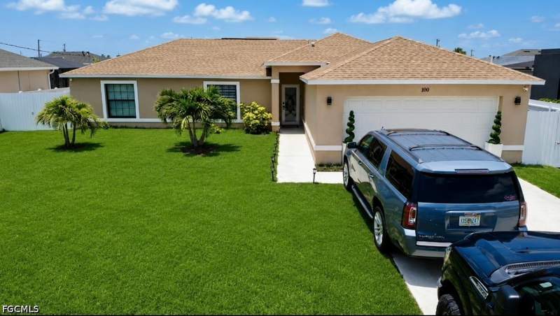 3 bedroom SingleFamilyResidence at 100 NW 13th Pl, Cape Coral, Cape Coral — photo 2