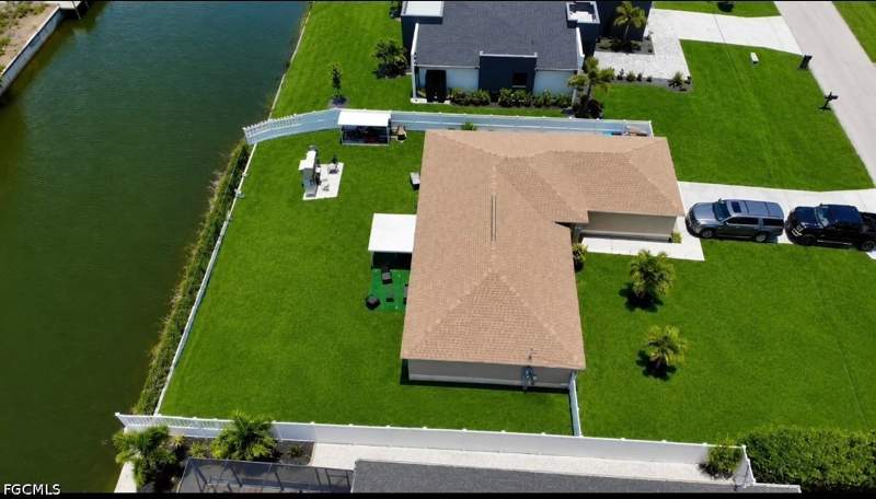3 bedroom SingleFamilyResidence at 100 NW 13th Pl, Cape Coral, Cape Coral — photo 3