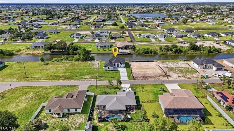 3 bedroom SingleFamilyResidence at 227 NE 15th St, Cape Coral, Cape Coral — photo 4
