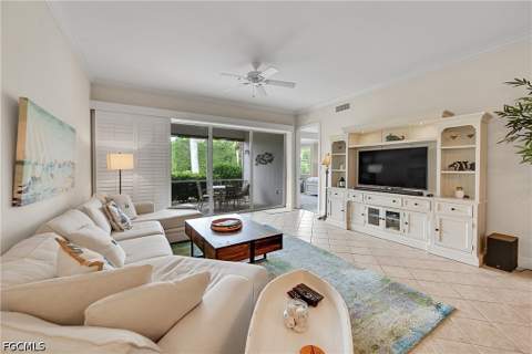 4700 Yacht Harbor Dr 612, Naples FL - photo 12 of 48