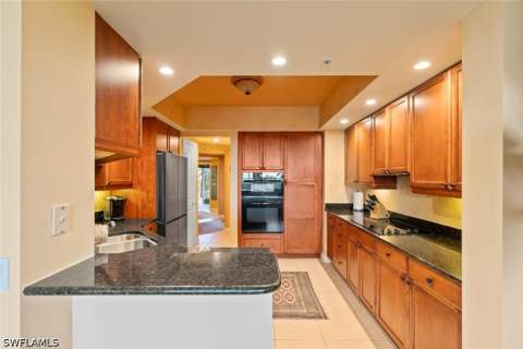 1060 Borghese Ln 403, Naples FL - photo 16 of 37