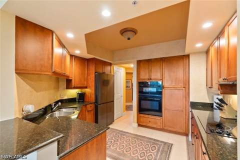 1060 Borghese Ln 403, Naples FL - photo 17 of 37