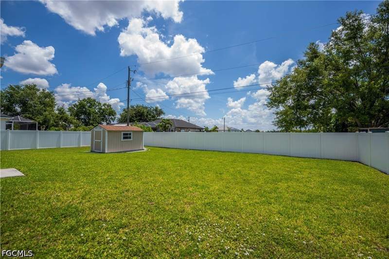 3 bedroom SingleFamilyResidence at 2125 NE 10th Ave, Cape Coral, Cape Coral — photo 3