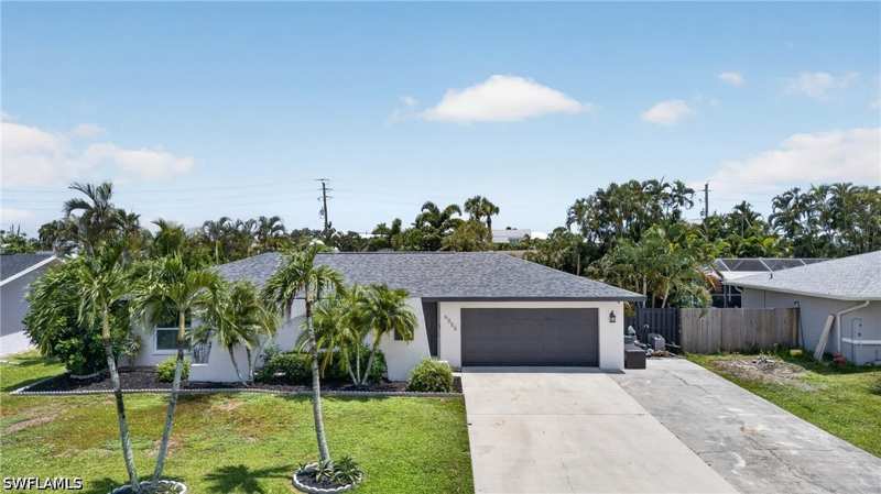 3 bedroom SingleFamilyResidence at 6055 Macbeth Ln, Island Park Woodlands, Fort Myers — photo 1