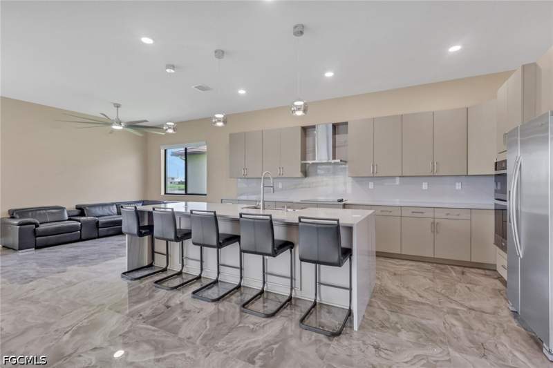 4 bedroom SingleFamilyResidence at 5074 Penella Ave, Maple Ridge, Ave Maria — photo 3