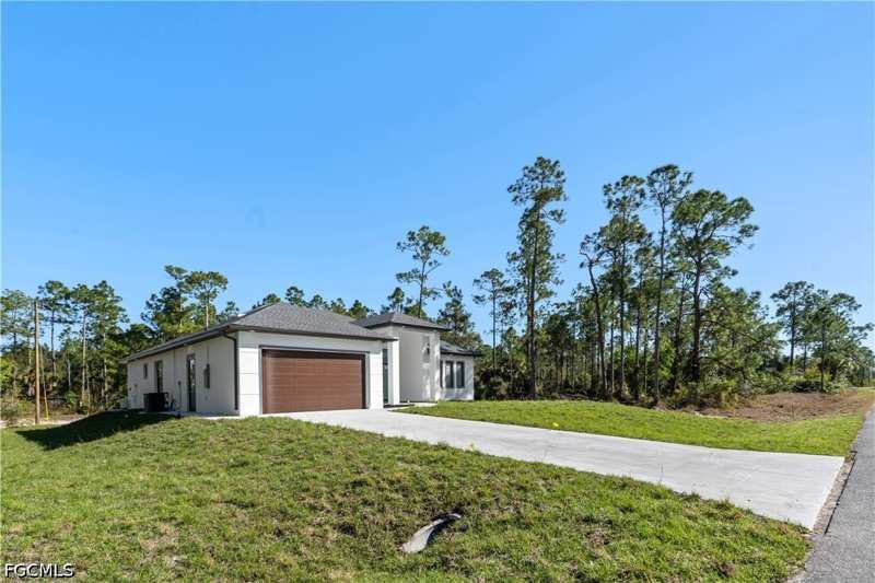 3 bedroom SingleFamilyResidence at 1112 Calvin Ave, Lehigh Acres, Lehigh Acres — photo 1