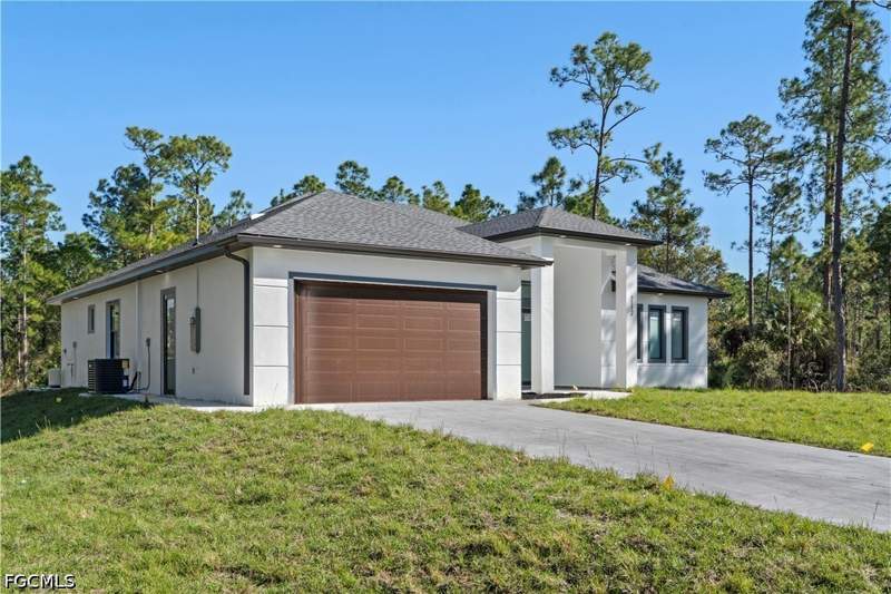 3 bedroom SingleFamilyResidence at 1112 Calvin Ave, Lehigh Acres, Lehigh Acres — photo 2