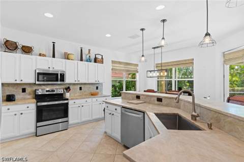 5005 Old Pond Dr, Naples FL - photo 11 of 38
