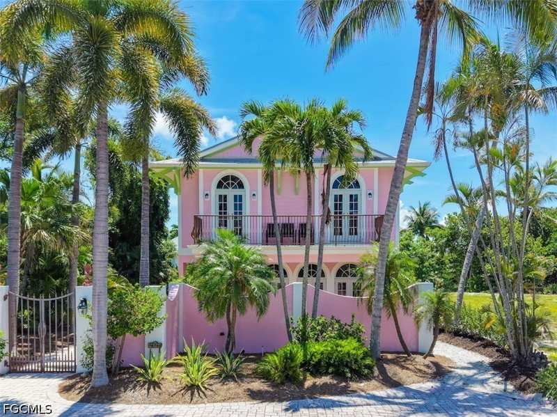 4 bedroom SingleFamilyResidence at 16785 Captiva Dr, Captiva Landings, Captiva — photo 1