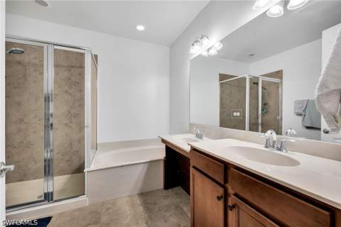 7689 Bristol Cir, Naples FL - photo 8 of 17