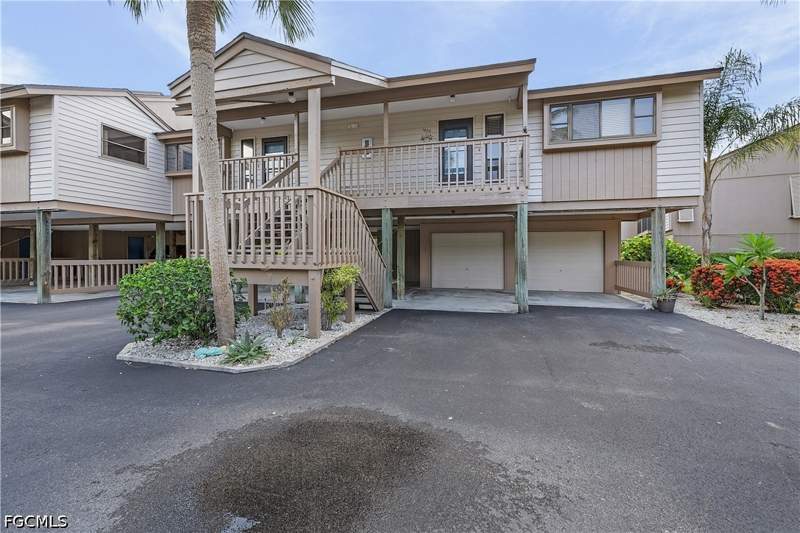 2 bedroom Condominium at 16276 Nautical WAY 1404, CAPTAINS HARBOR CONDO, Bokeelia — photo 2