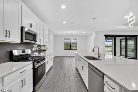 10625 Timber Creek Dr, Fort Myers FL - photo 12 of 50