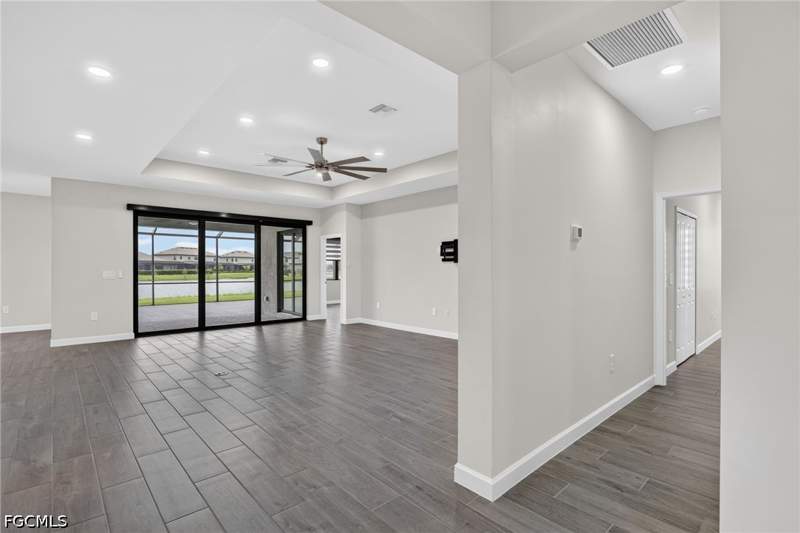 3 bedroom SingleFamilyResidence at 10625 Timber Creek Dr, Timber Creek, Fort Myers — photo 3