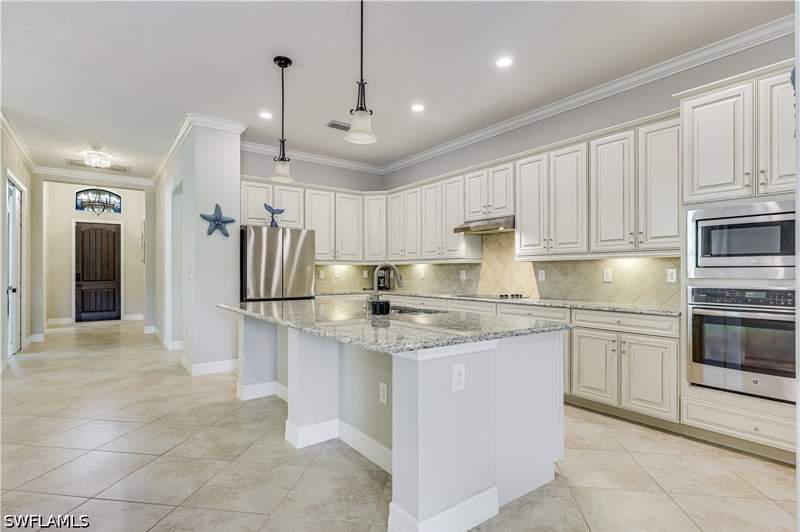 4 bedroom SingleFamilyResidence at 12840 Kinross Ln, Twin Eagles, Naples — photo 4