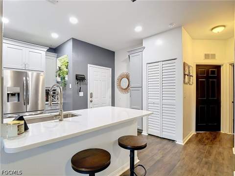 4241 Bellasol Cir 1923, Fort Myers FL - photo 6 of 41