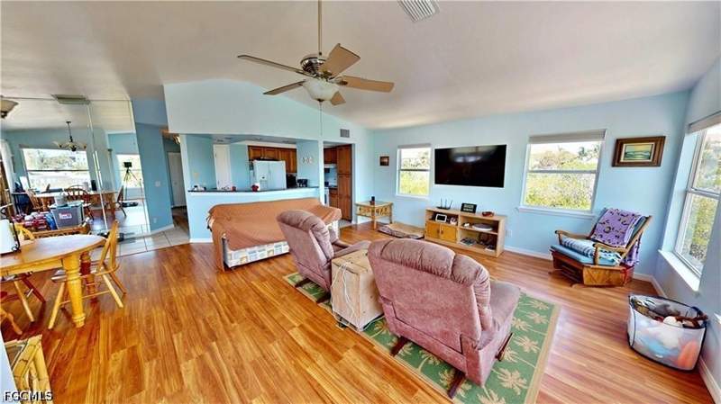 3 bedroom SingleFamilyResidence at 8161 Moyer LN, KREAMERS SUBD, Bokeelia — photo 2