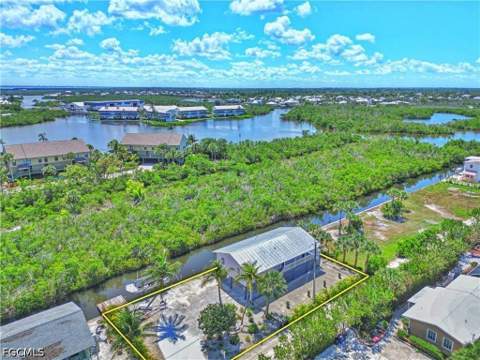 8161 Moyer Ln, Bokeelia FL - photo 7 of 43
