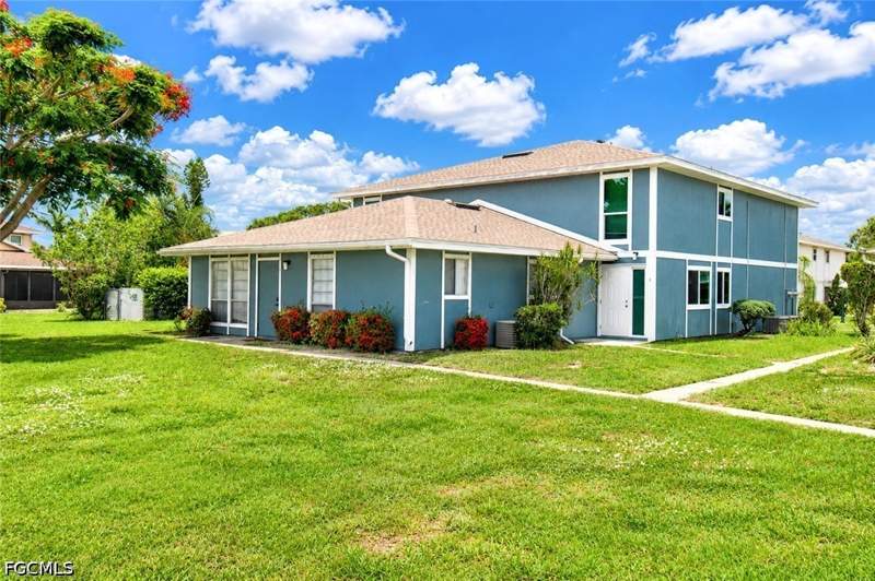 2 bedroom Condominium at 5837 Queen Elizabeth Way 3, Provincetown, Fort Myers — photo 3