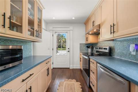 2539 Coconut Dr, Sanibel FL - photo 16 of 31
